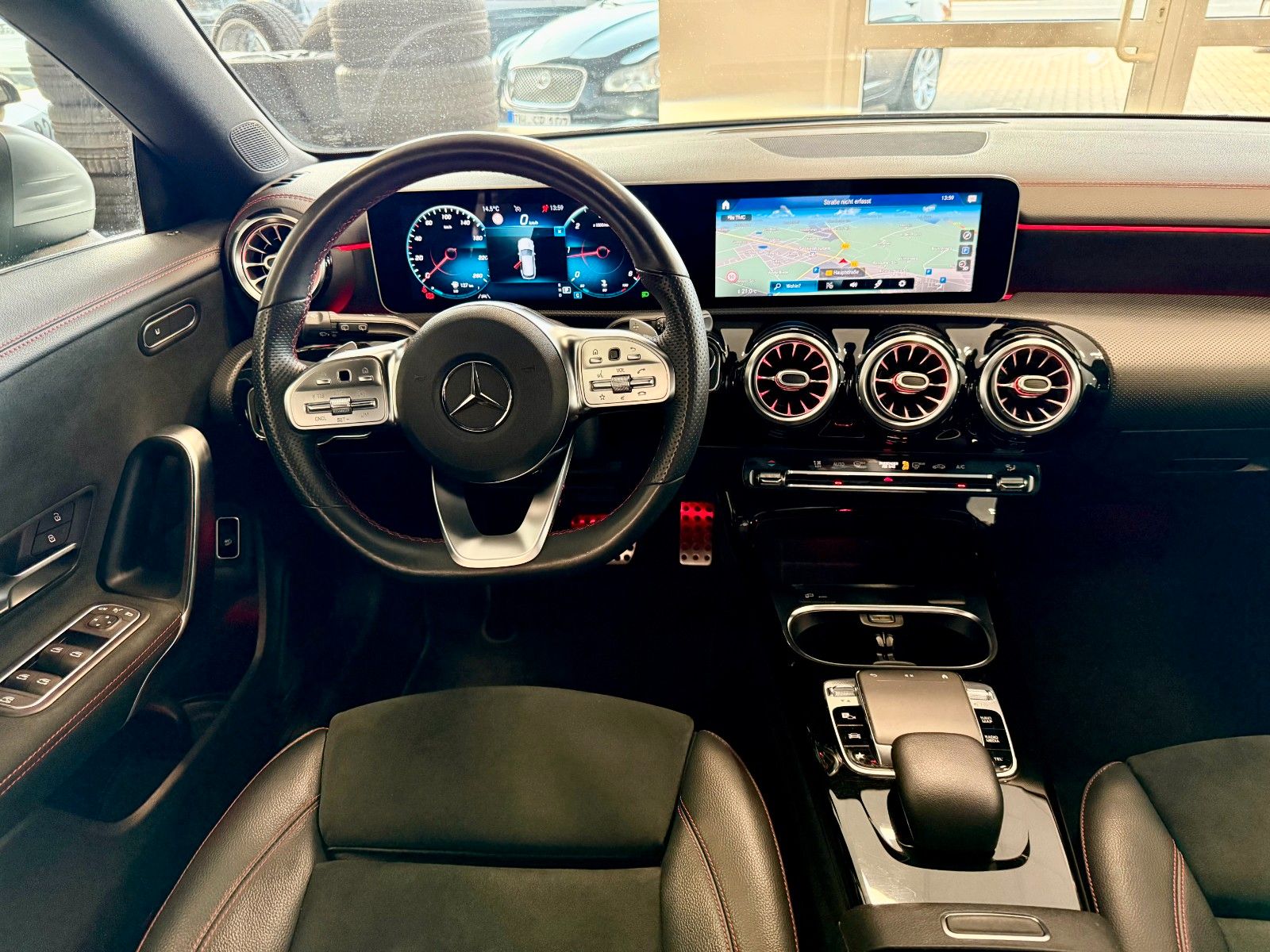 Fahrzeugabbildung Mercedes-Benz CLA 220d Shooting Brake AMG/18Zoll/Kamera/LED