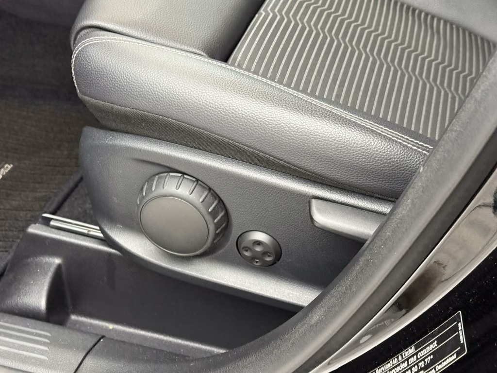 Mercedes-Benz GLA e, 1 Hand, Leder, Kamera, Widescreen, миниатюра 17