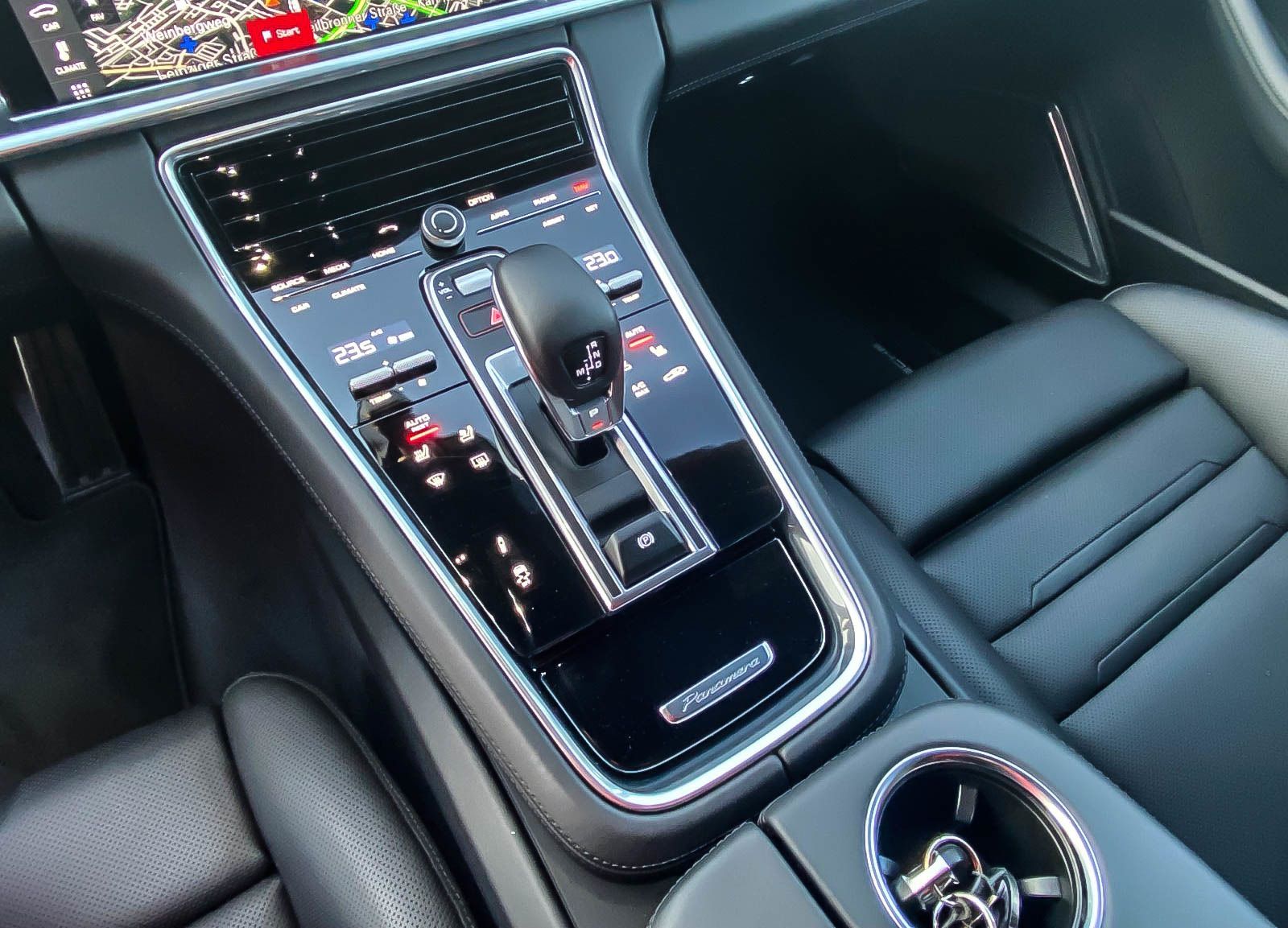 Fahrzeugabbildung Porsche Panamera SportTurismo GTS 4.0 NIGHT VISION ANHZV