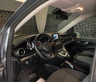 Mercedes V 250 - 12