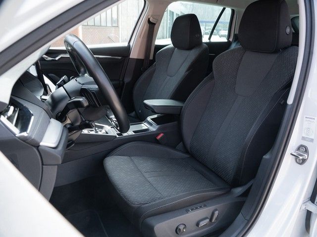 Octavia Combi 2.0 TDI Style DSG AHK+HUD+NAVI+SID