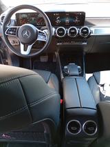 Mercedes-Benz GLB 250 4MATIC  - graue Mercedes-Benz GLB 250