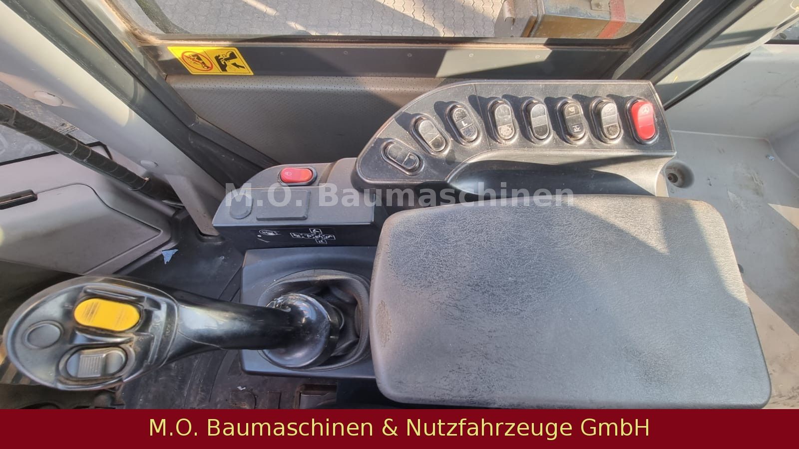 Fahrzeugabbildung Komatsu WA 470-8 / ZSA / Waage / AC/