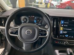 Fahrzeugabbildung Volvo V90 D3 Momentum NAVI/LED/LEDER/SHZ/CAM/PDC