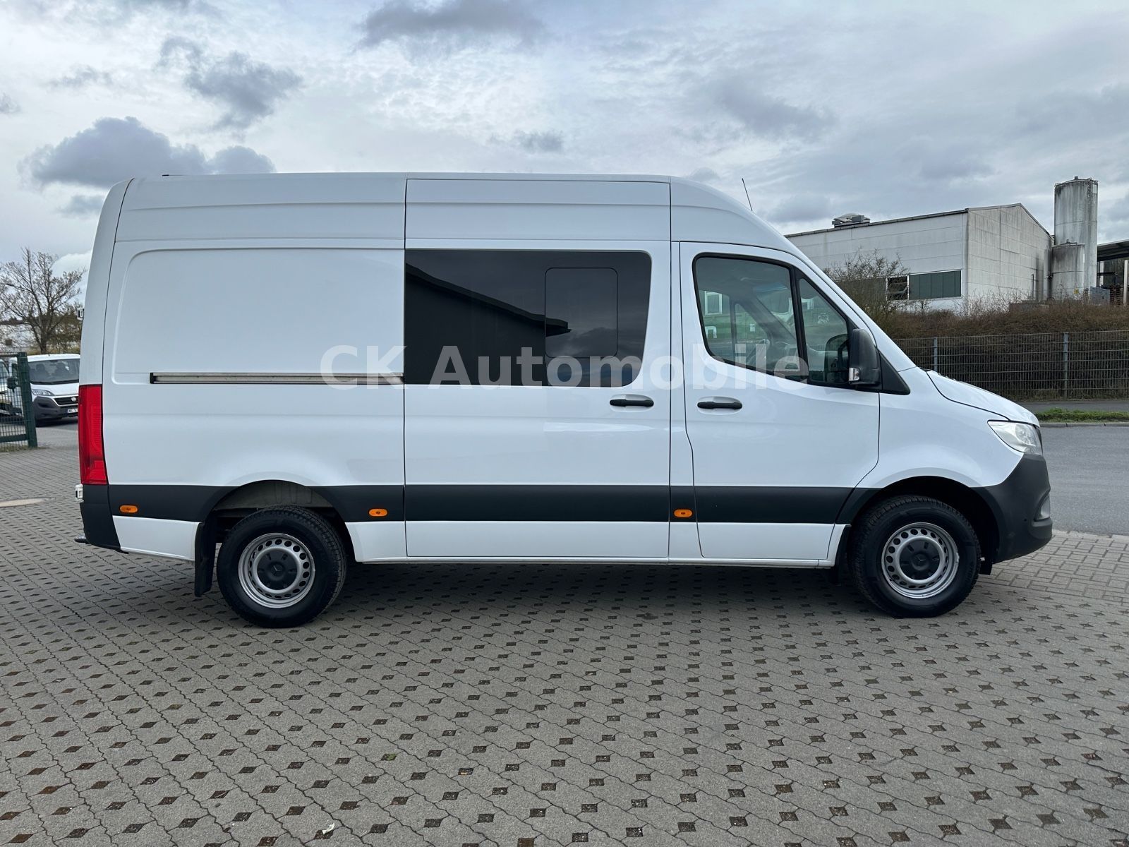 Fahrzeugabbildung Mercedes-Benz Sprinter III Kasten 319 V6 RWD Mixto/Autom./Navi