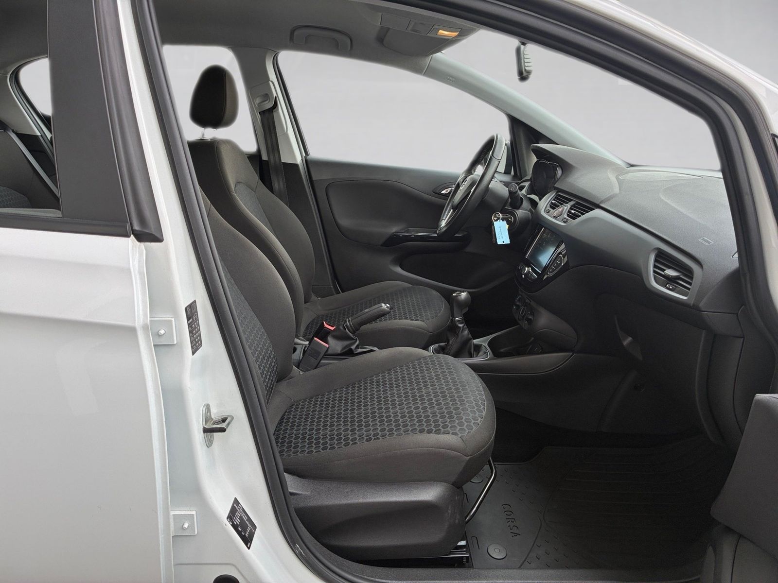 Fahrzeugabbildung Opel Corsa E 1.4 Edition PDC,SHZ,Winterp.