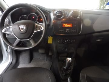Dacia Sandero II Laureate, 8-fach bereift