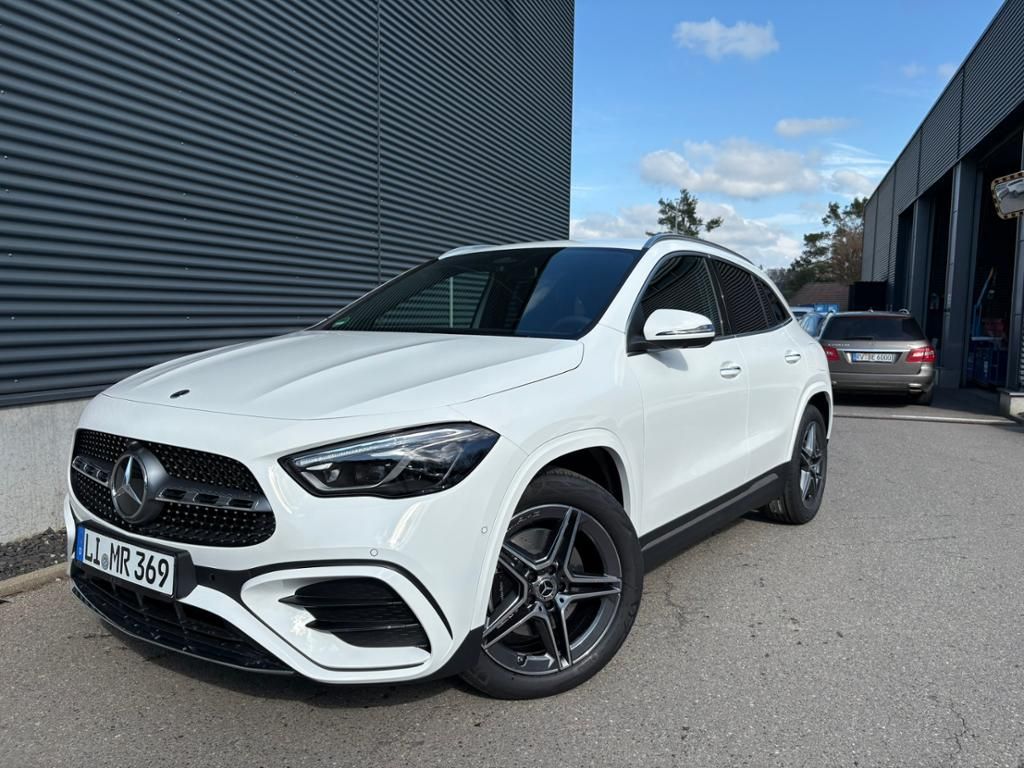 Mercedes-Benz GLA 220