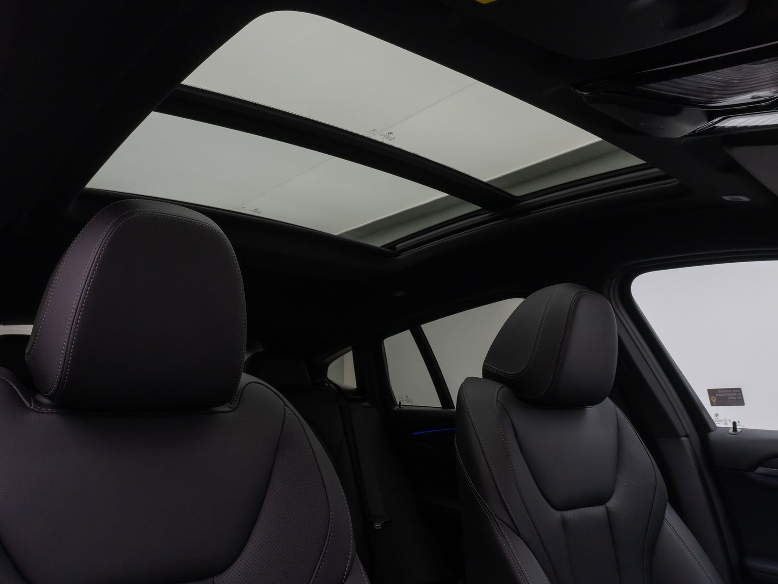 Fahrzeugabbildung BMW X4 xD20i M Sport Panorama Kamera Laser HUD HiFi