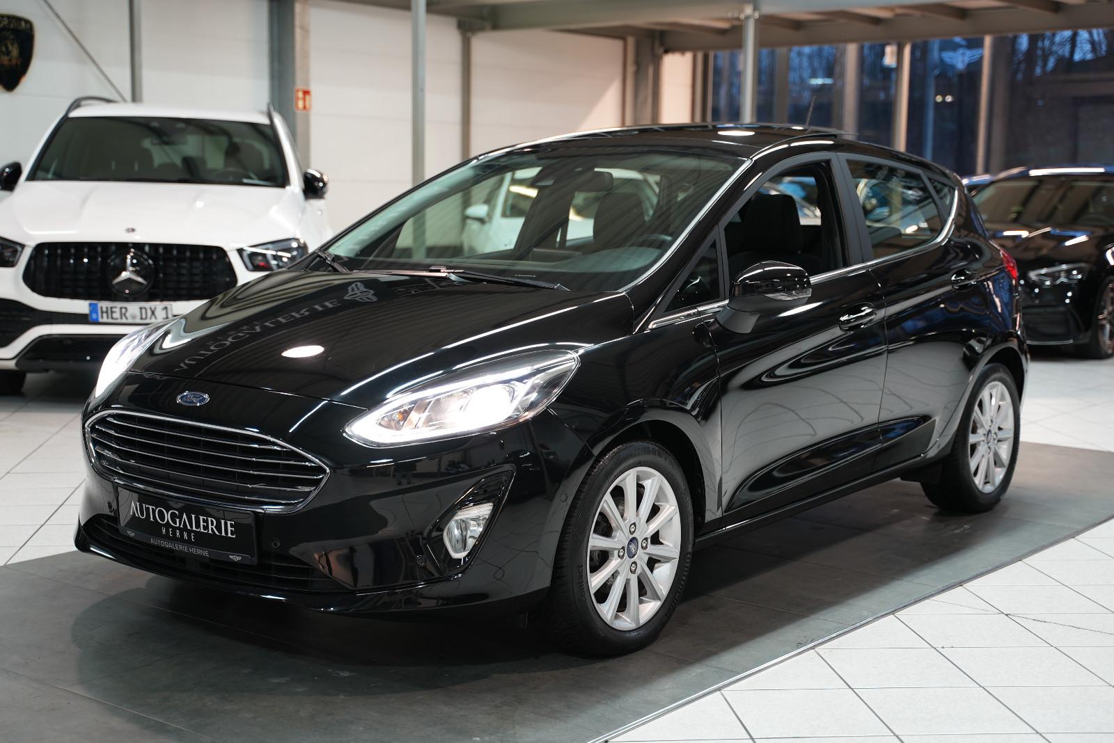 Ford Fiesta Titanium*AUT*PAN*ACC*KEYLESS*APPLE*VOLL*