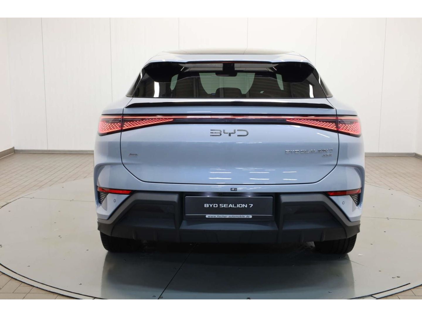 BYD SEALION 7