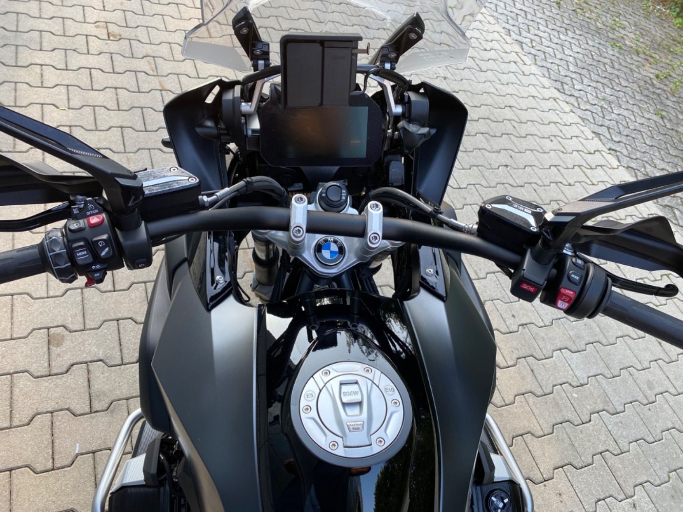 Fahrzeugabbildung BMW R 1250 GS Triple Black Frästeile Seitenkoffer