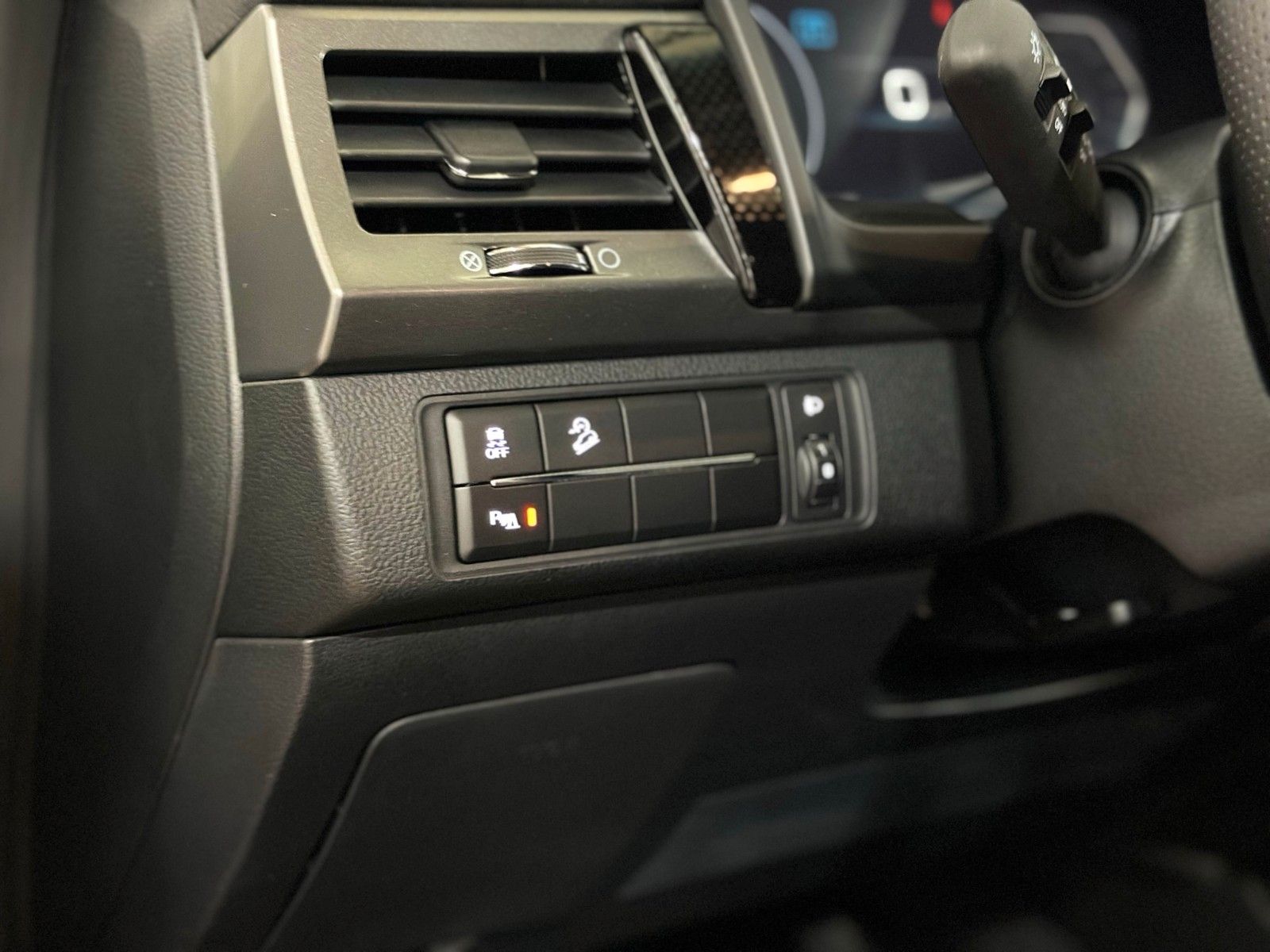 Fahrzeugabbildung Ssangyong MUSSO BLACKLINE*Automatik*Kamera*Leder*