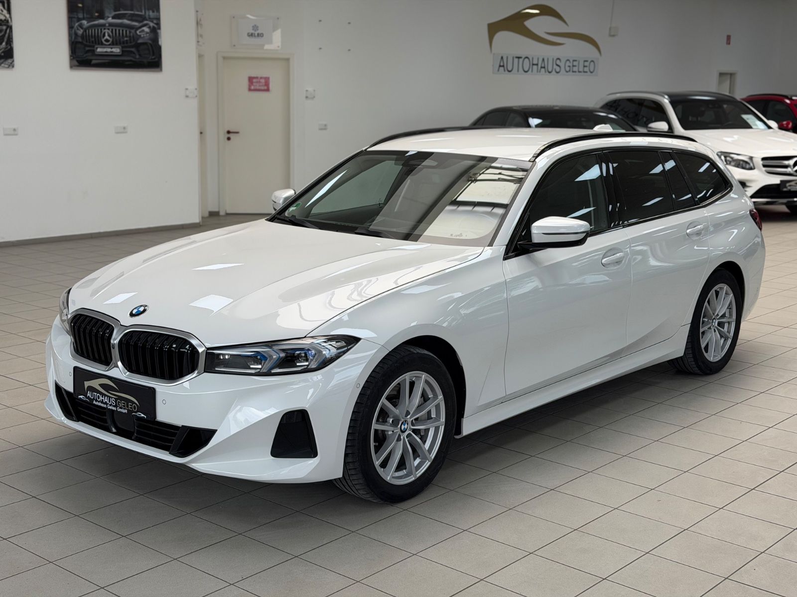 BMW 330d Touring /xDrive/360°-KAM/HUD/LED/