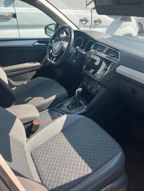 Volkswagen Tiguan - 8