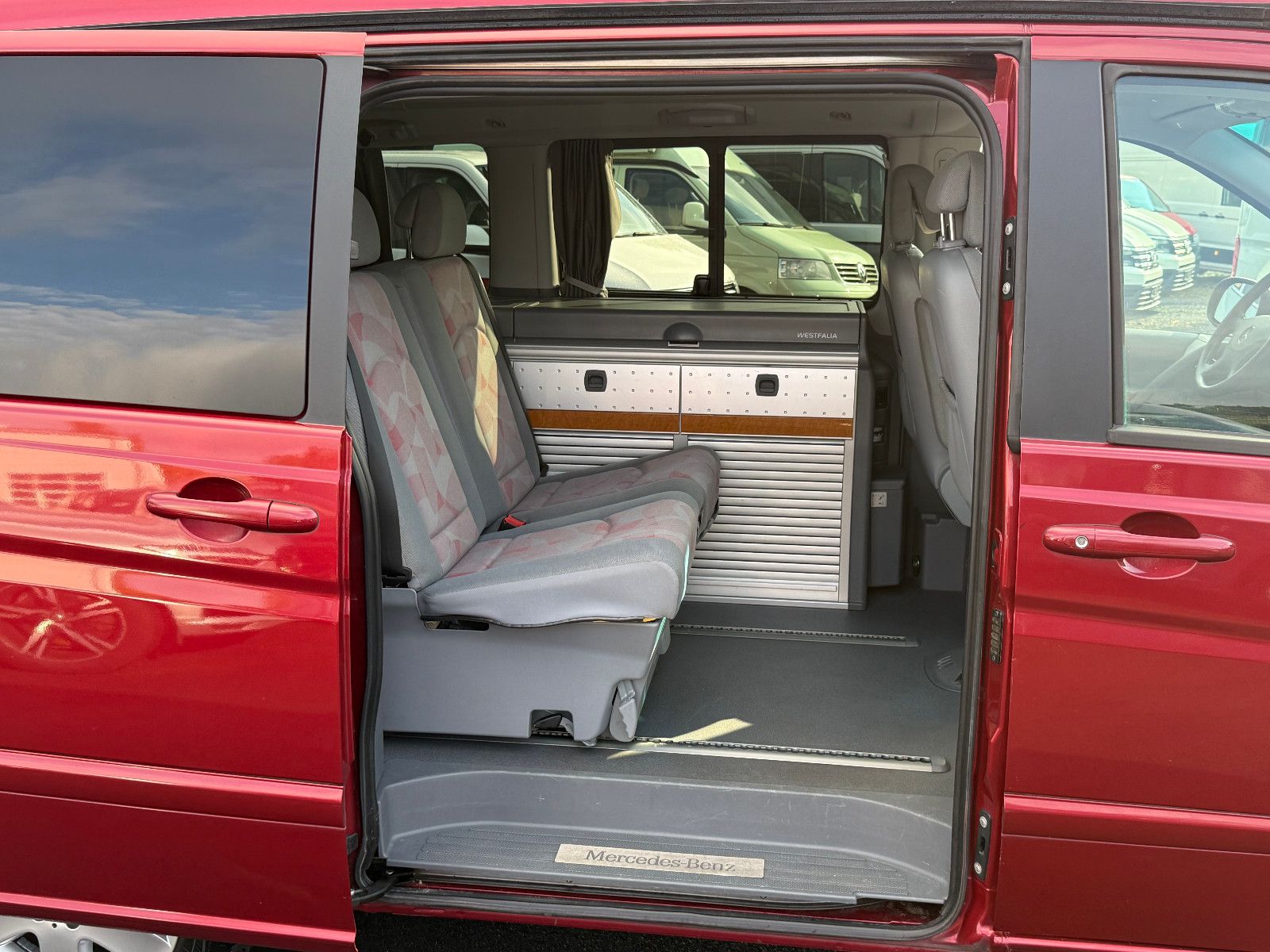 Fahrzeugabbildung Mercedes-Benz Viano Marco Polo 3.0 CDI Aut AHK Klima Sthz PDC