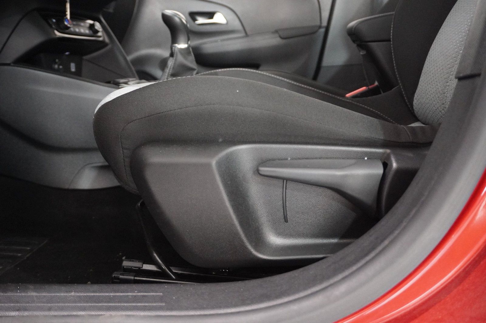 Fahrzeugabbildung Opel Corsa F 1.2 FACELIFT NAVI/LED/KAMERA/VIRTU./DAB+