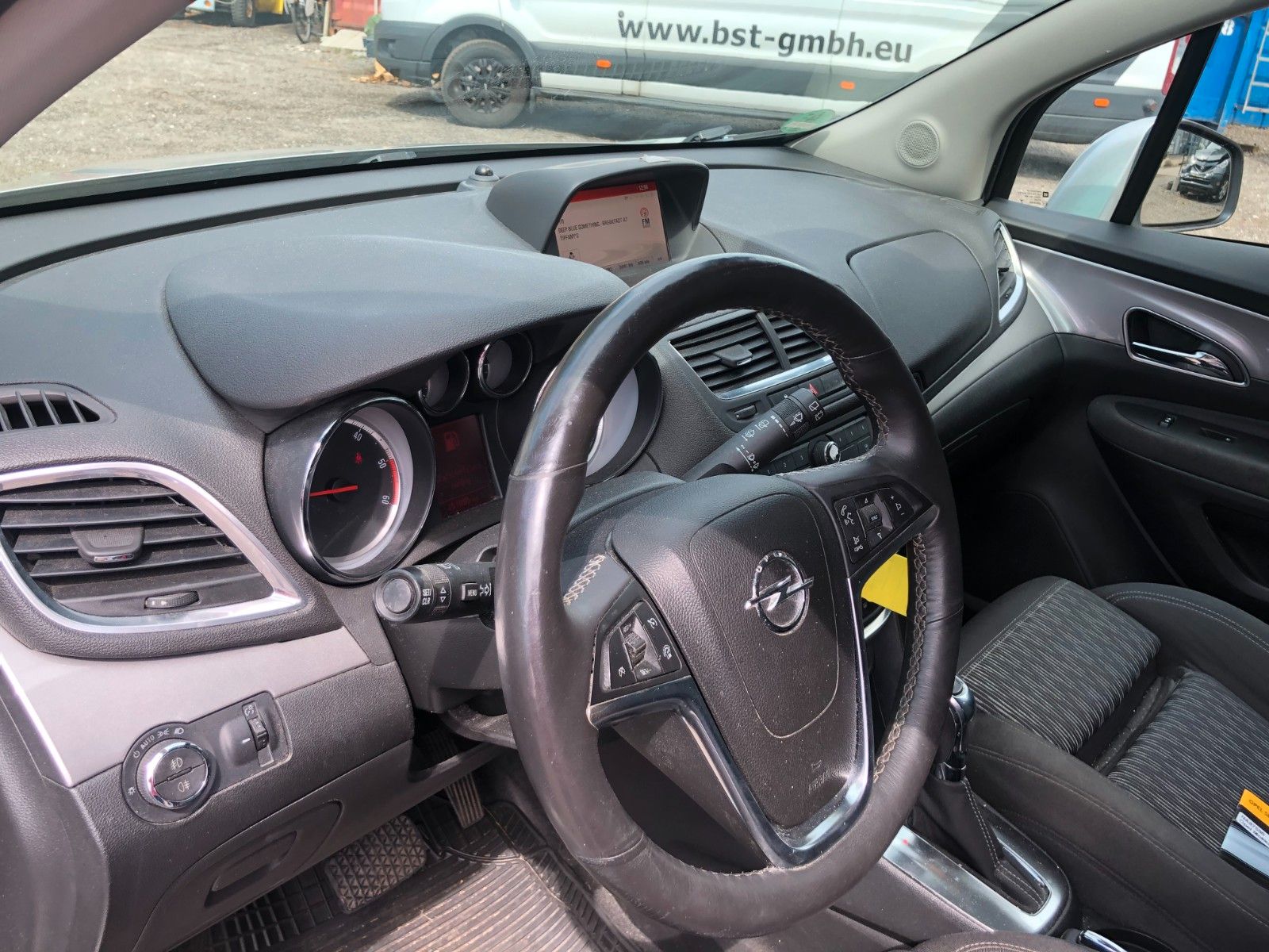 Fahrzeugabbildung Opel Mokka Edition leichter Schaden Fahrerseite