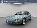 Jaguar XK8 Cabriolet - Oldtimer mit Benzin-Antrieb: Cabrio