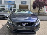 Volvo V60 Kombi Summum Automatik, Leder, Xenon - Volvo V60 Summum mit Benzin-Antrieb