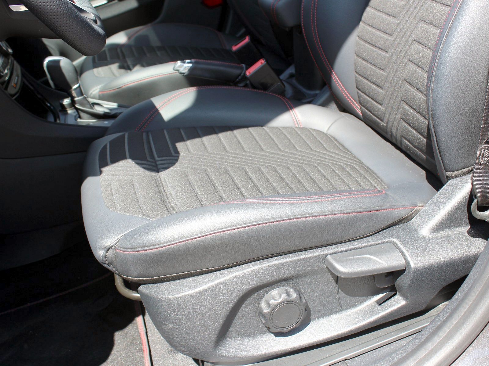 Fahrzeugabbildung Ford Puma ST-Line X 1,0 EcoBoost Mild Hybrid
