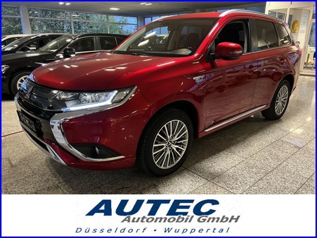 Mitsubishi Outlander PHEV 4WD 1. HAND+AHK+Kamera+Tempomat