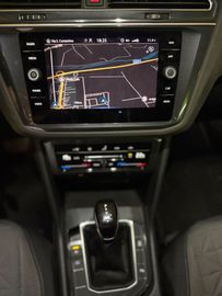 Volkswagen Tiguan - 11