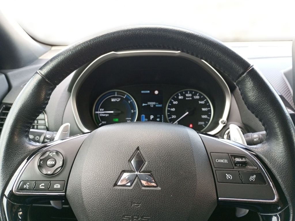 Fahrzeugabbildung Mitsubishi Eclipse Cross Plug-in Hybrid PLUS 2.4 4WD AHK WR