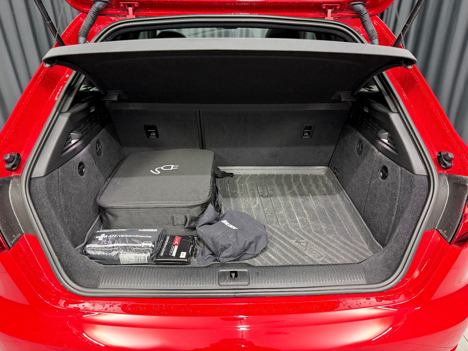 Fahrzeugabbildung Audi A3 Sportback e-tron s-line |AHK|PANO|NAVI