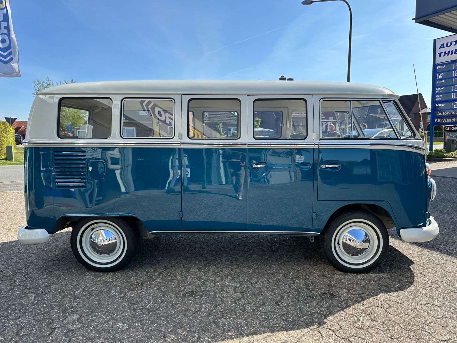Fahrzeugabbildung Volkswagen T1 Bus 13-Fenster-Ausführung  Modelljahr 1966