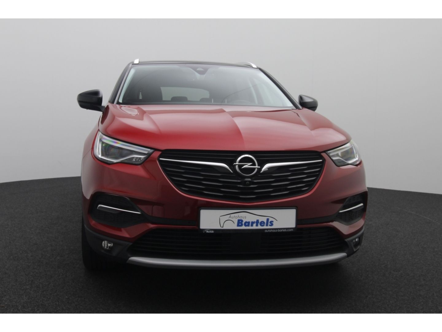 Fahrzeugabbildung Opel Grandland 1.6 Ultimate Plug-in-Hybrid 4 ACC AHK