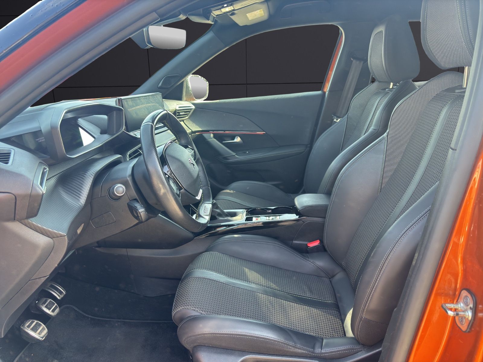 Fahrzeugabbildung Peugeot 2008 GT*ACC*Kamera*LED*Ambiente*Navi*