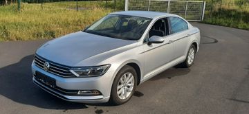Volkswagen Passat - 1