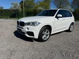 BMW X5 xDrive 30 d - M-Paket - BMW X5 in Duisburg