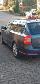 Skoda Octavia 2.0 TDI DSG RS Combi - Skoda Octavia aus 2012: RS