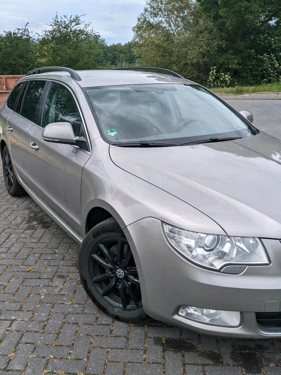 Skoda Superb 2012 — photo 13