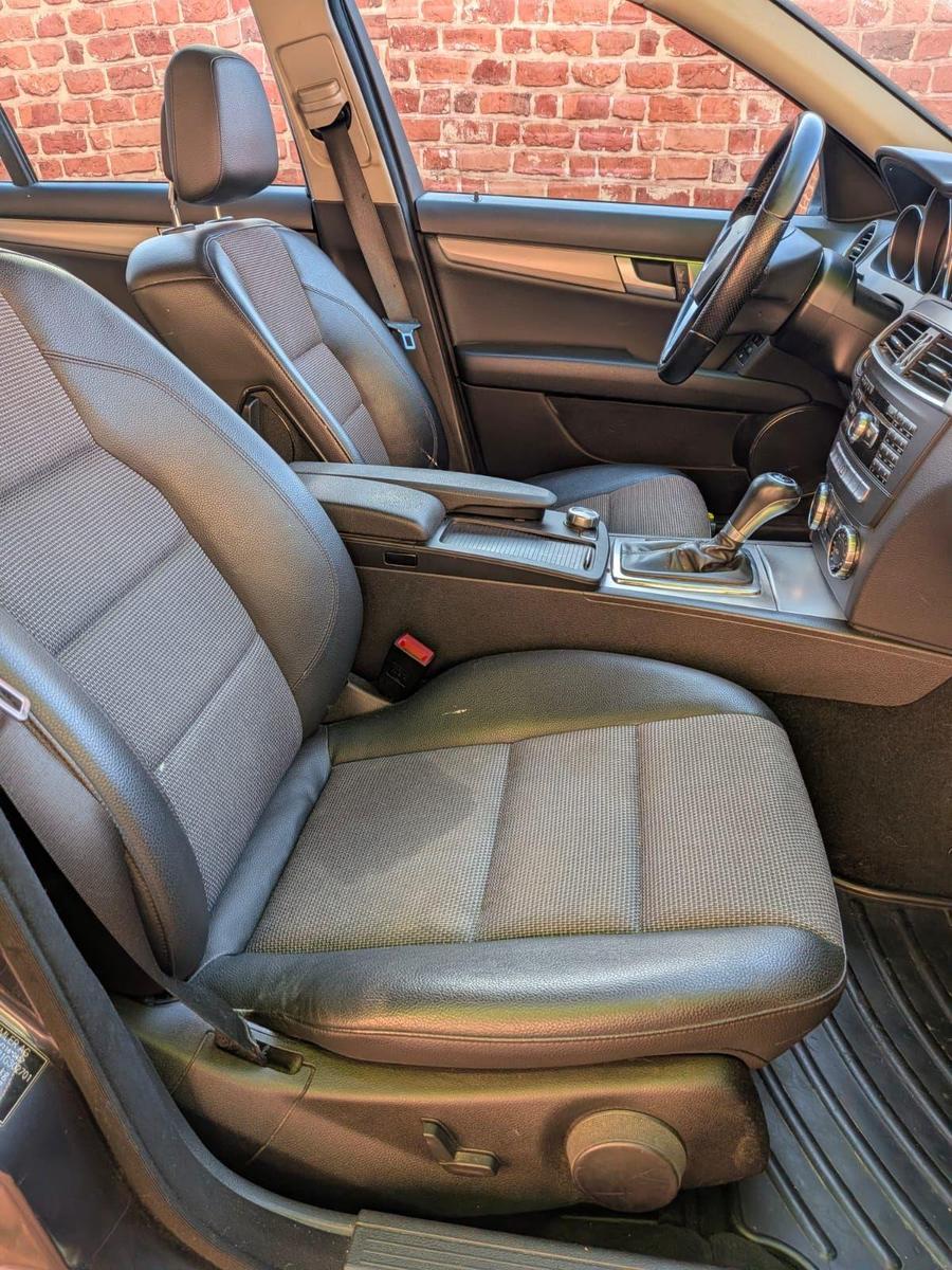 Mercedes-Benz C220 2014 — photo 27