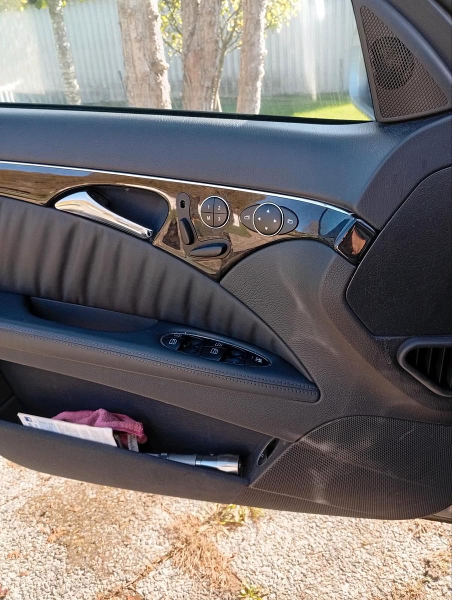 Mercedes-Benz E320 2004 — photo 14