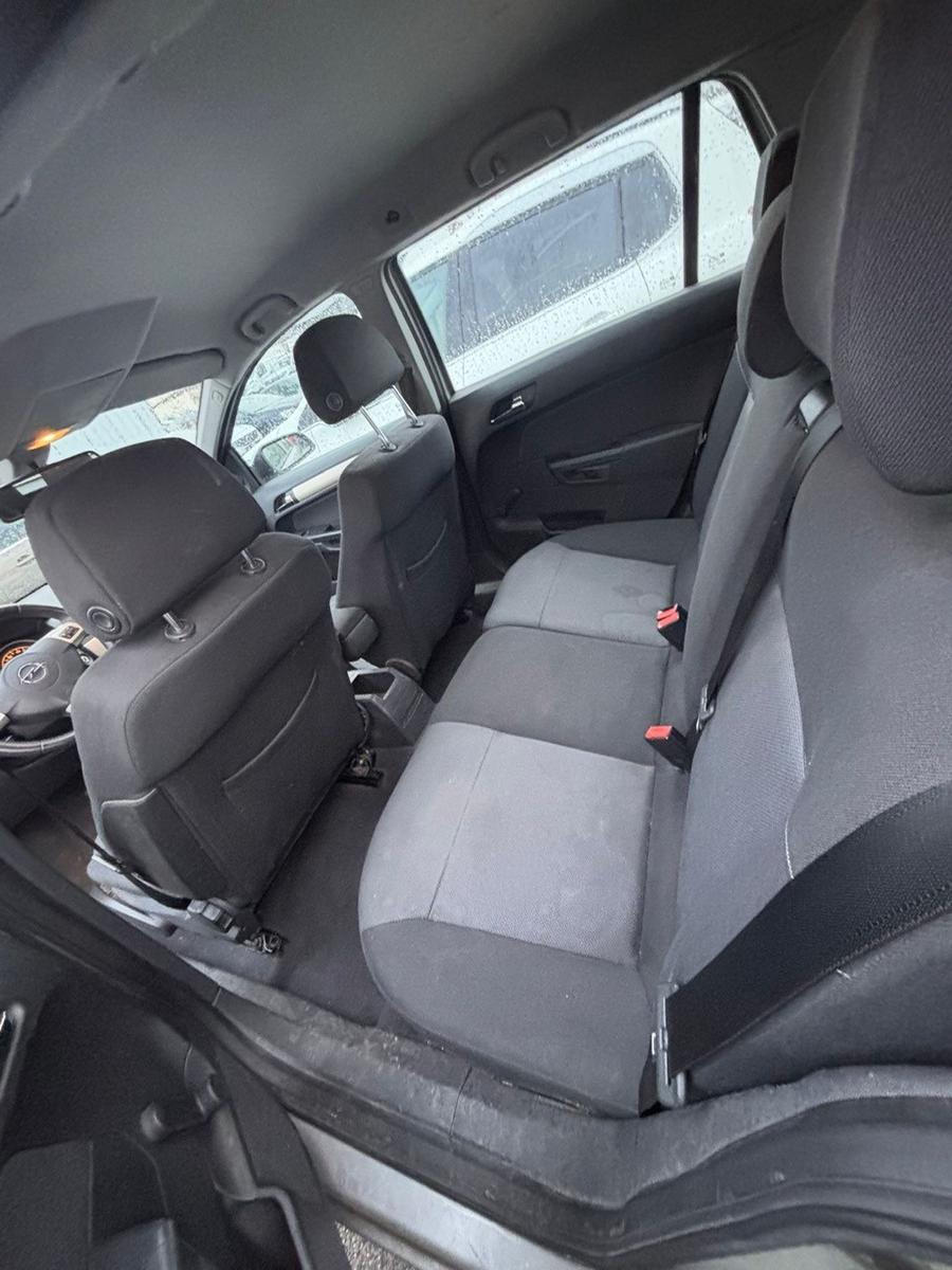 Opel Astra 2007 — photo 5