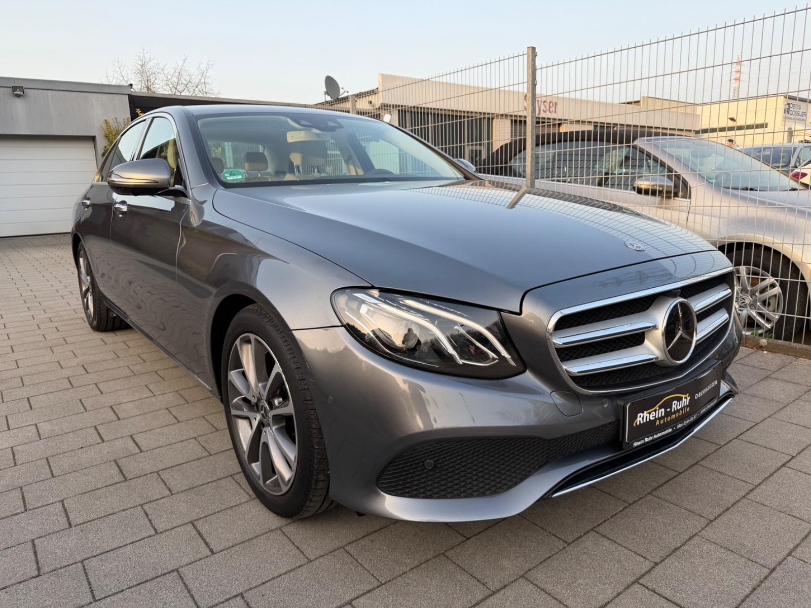 Mercedes-Benz E 300 AVANTGARDE ,NAVi/9G/SCHIEBEDACH/LED