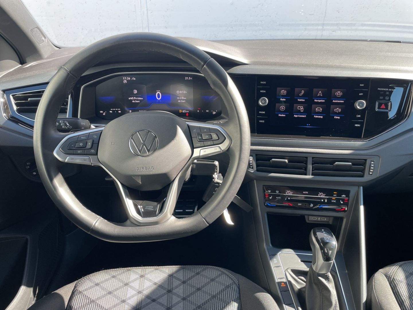 Polo 1.0 TSI DSG R-Line Matrix/beats/ACC/App-Con