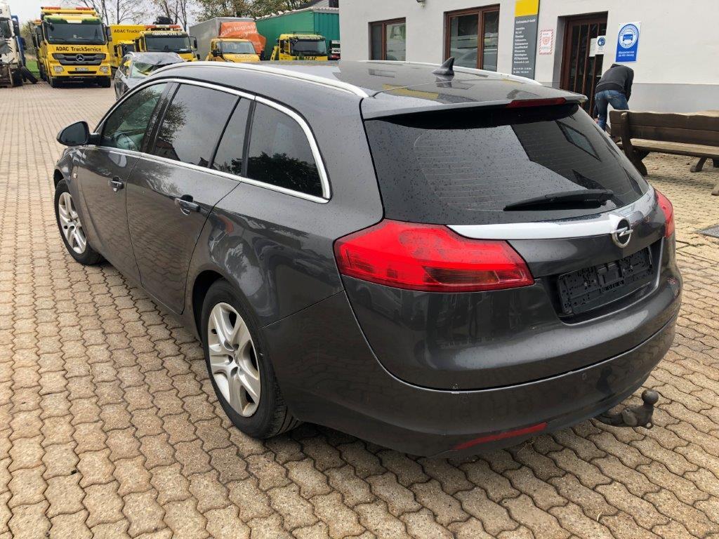 Opel Insignia 2010 — interior