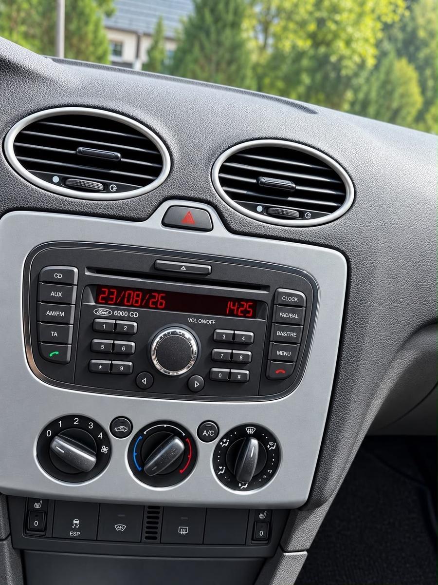 Ford Focus 2007 — photo 11