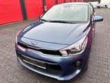 Kia Rio Edition 7 - Kia Rio: Blau