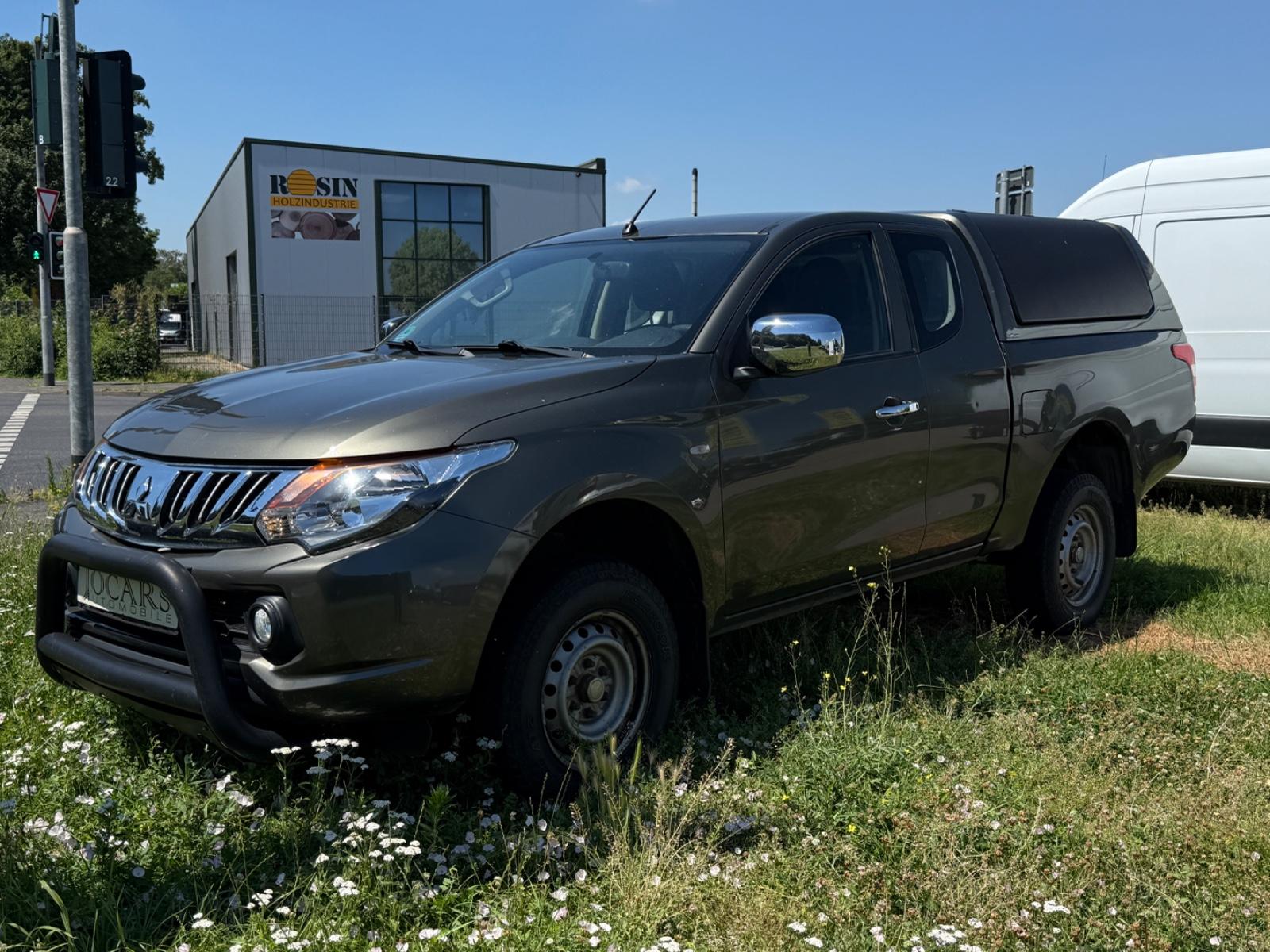 Mitsubishi L200 Club Cab 4WD*DIFFERENZIAL*SHZ*BT*AHK-3T