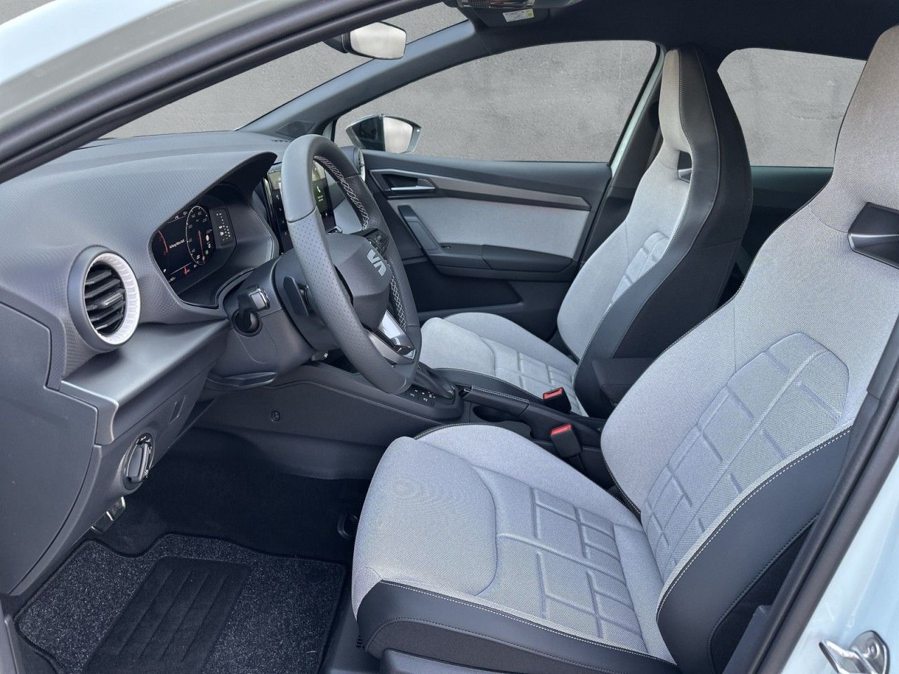 Fahrzeugabbildung SEAT Ibiza FR Black Edition 1.0 TSI 116 PS 7-Gang-DSG