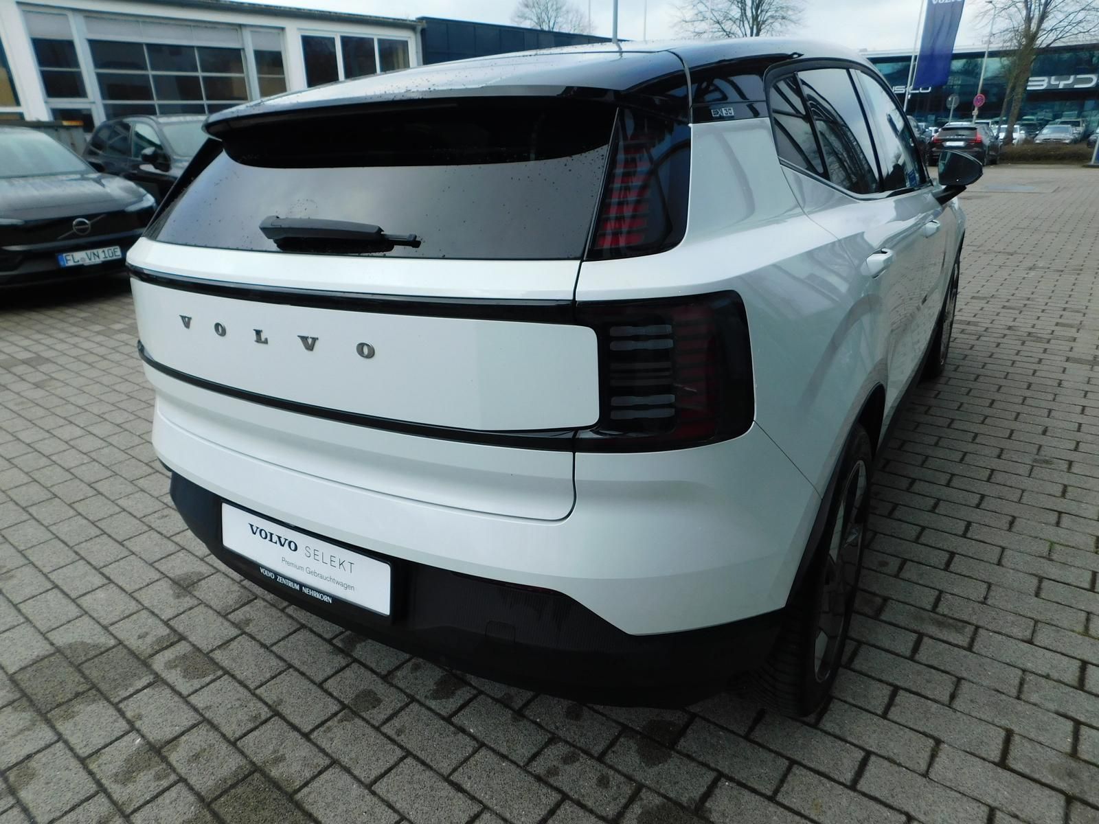 Fahrzeugabbildung Volvo EX30 single Motor Plus extended Range