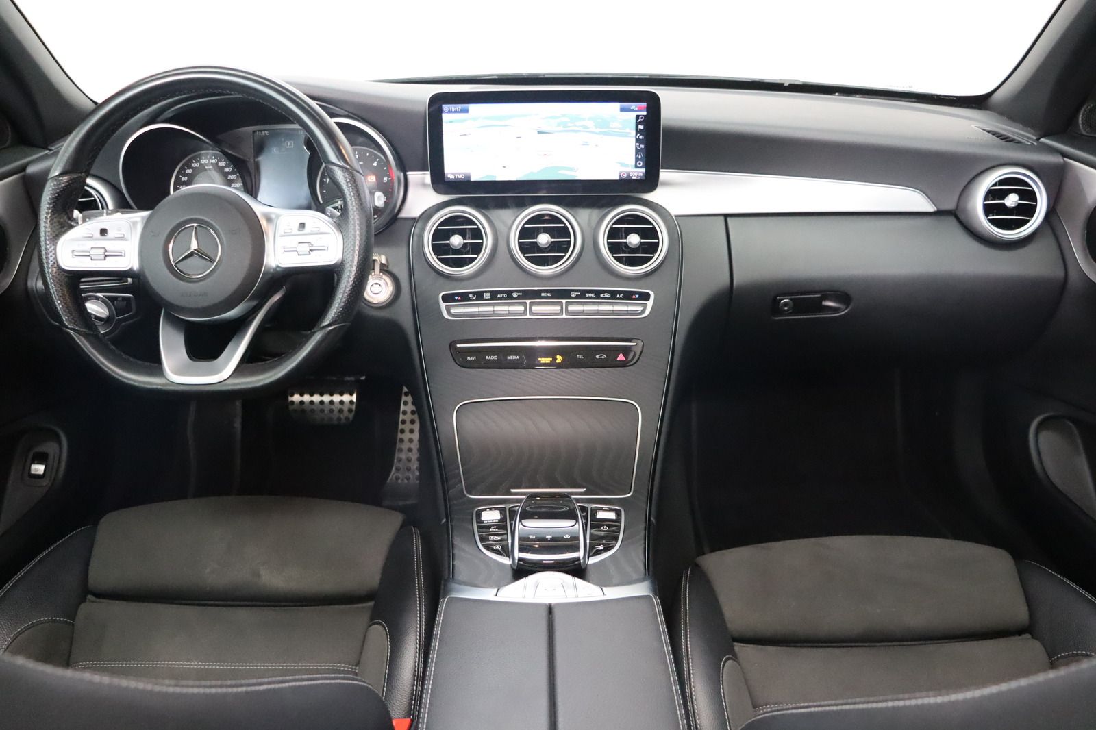 Fahrzeugabbildung Mercedes-Benz C 220 d Cabrio AMG Line