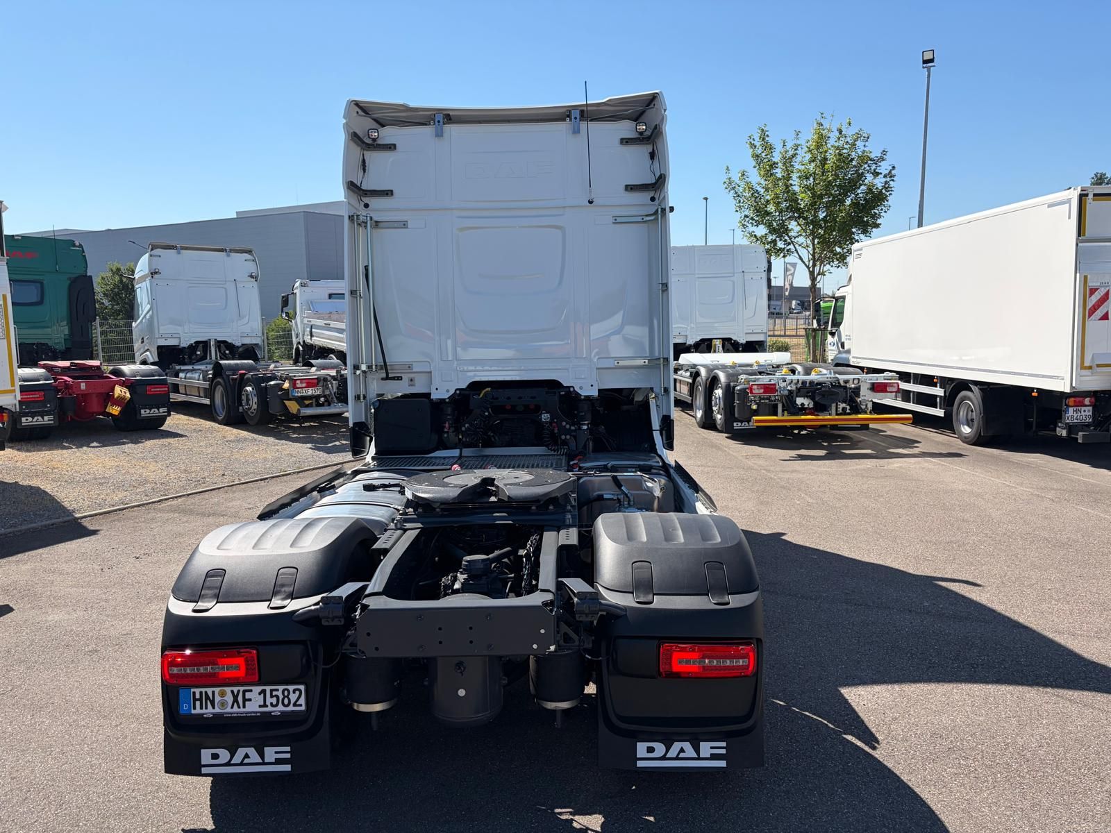 Fahrzeugabbildung DAF XF480 FT ADR Klasse 3 inkl. Kipp-u. Schubbodenh.