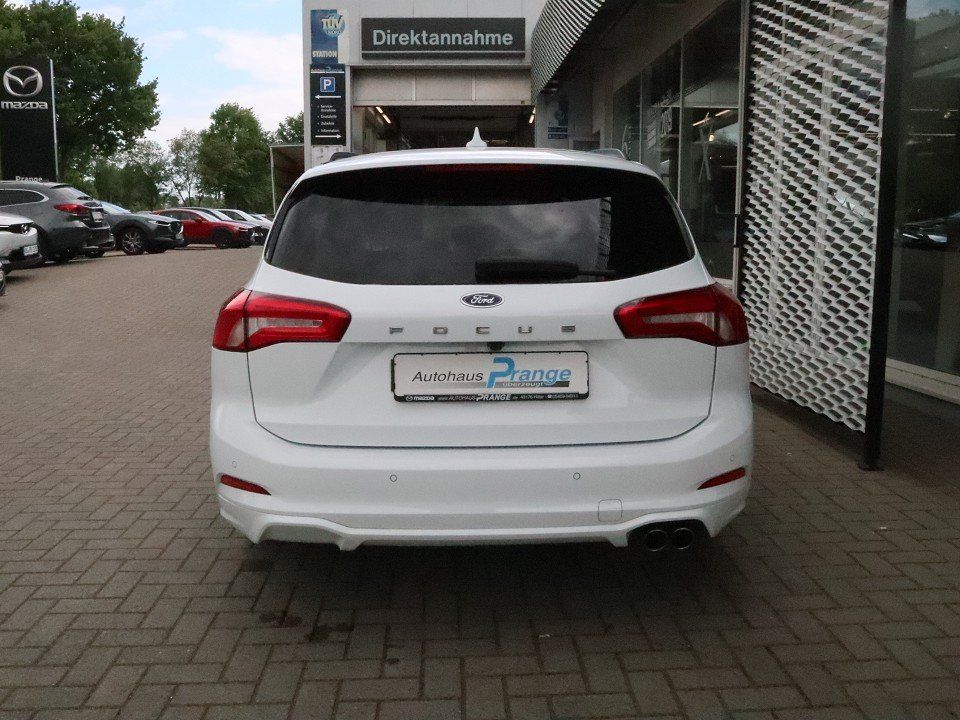 Fahrzeugabbildung Ford Focus Turnier 1.5 ST-Line AHK NAVI ACAA SHZ KeyL